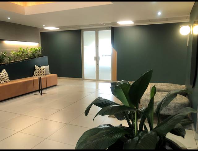 143M² OFFICE TO LET IN HYDE PARK